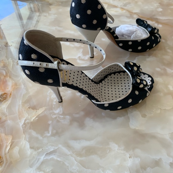 Moschino Heels - Picture 4 of 8